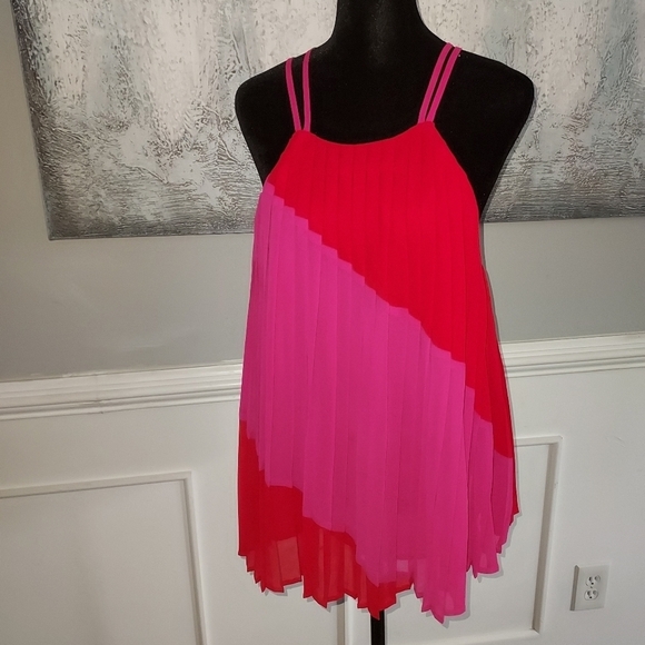 Strut & Bolt Tops - STRUT & Bolt Red & Pink PleatedColor Blocked top